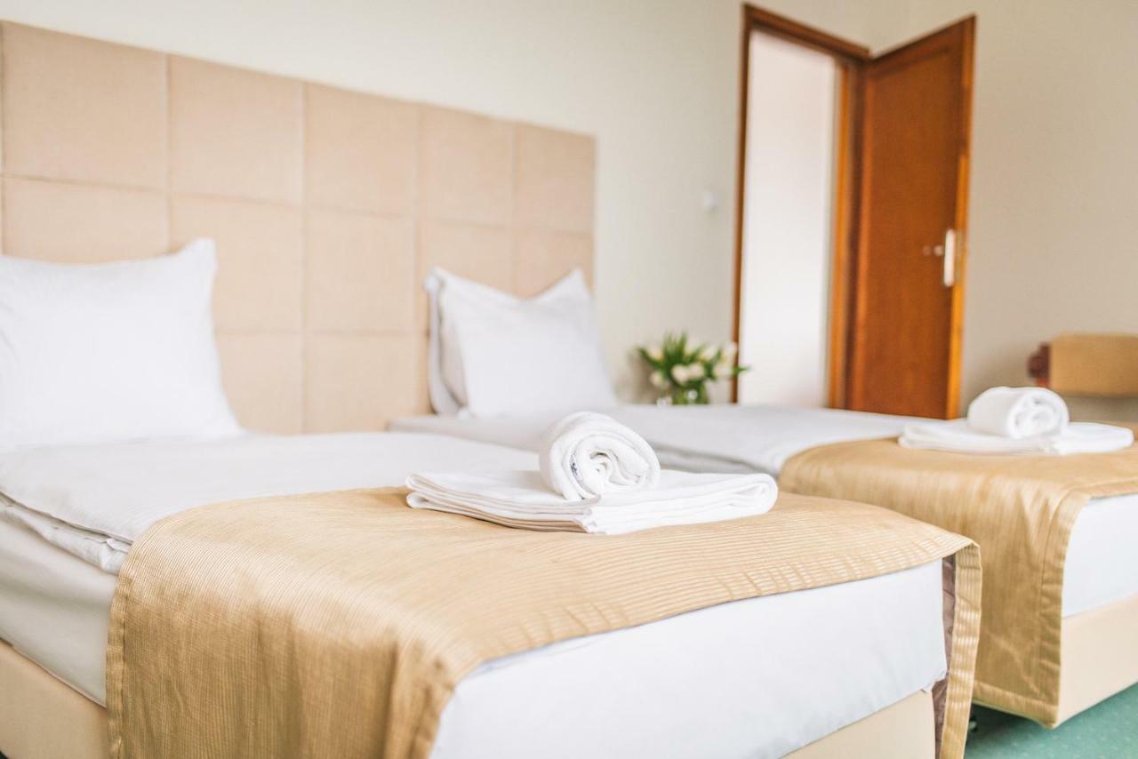 Hotel Forum Жешов Екстериор снимка
