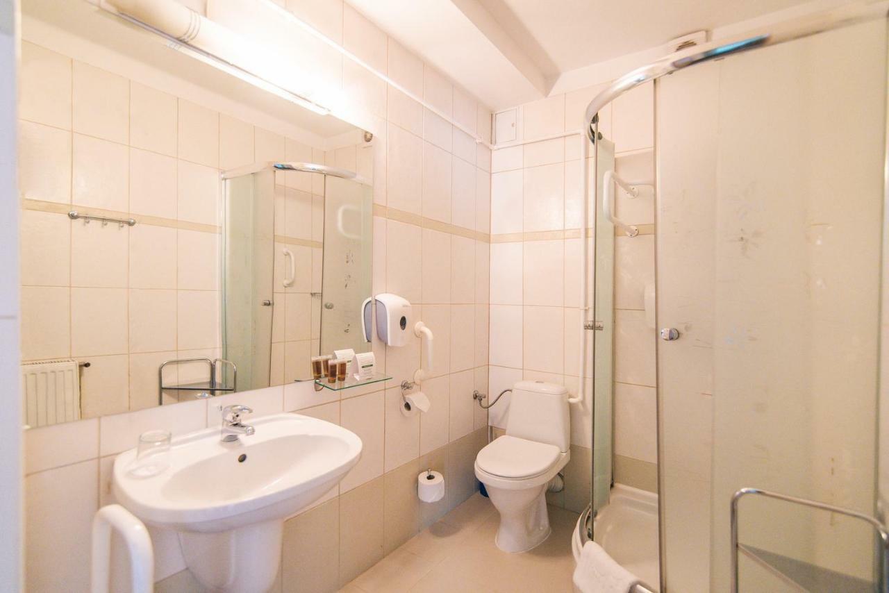 Hotel Forum Жешов Екстериор снимка