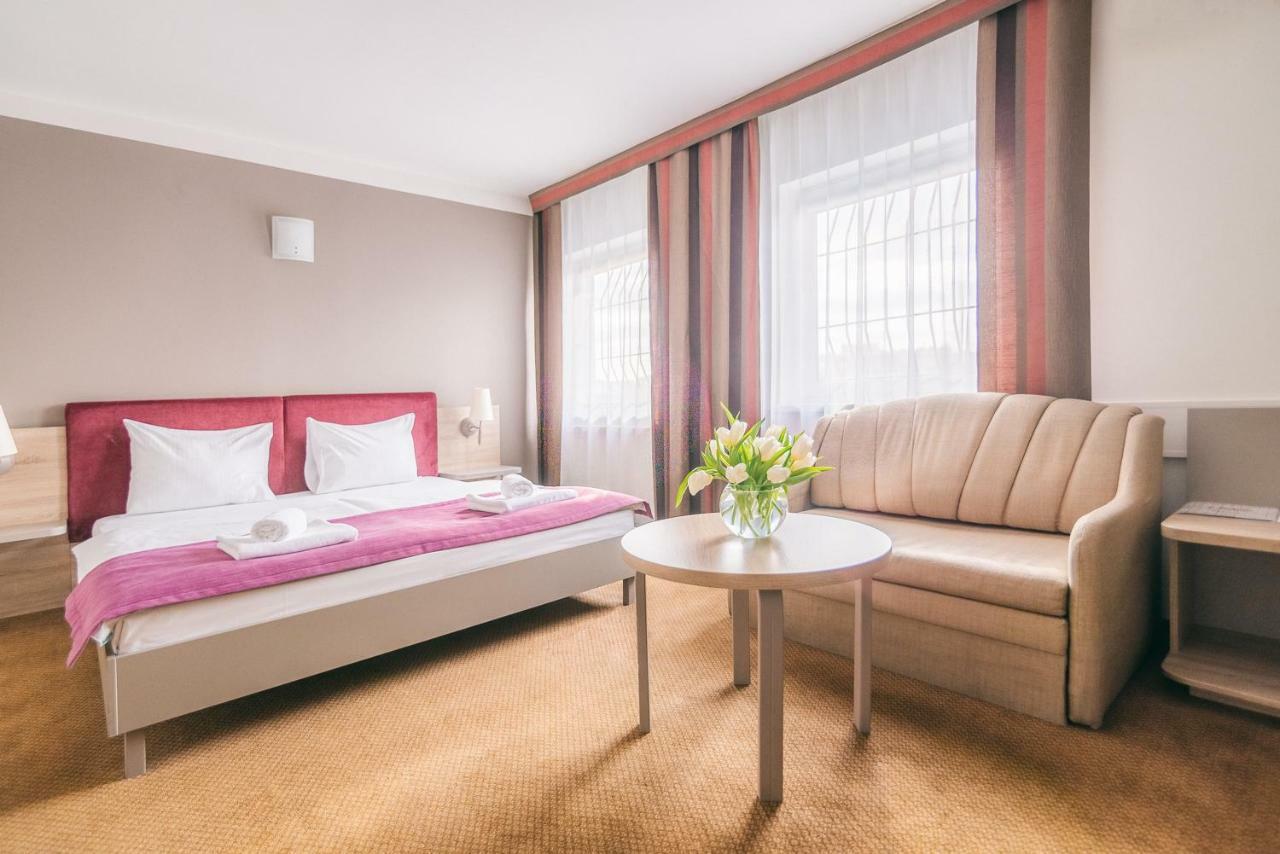 Hotel Forum Жешов Екстериор снимка