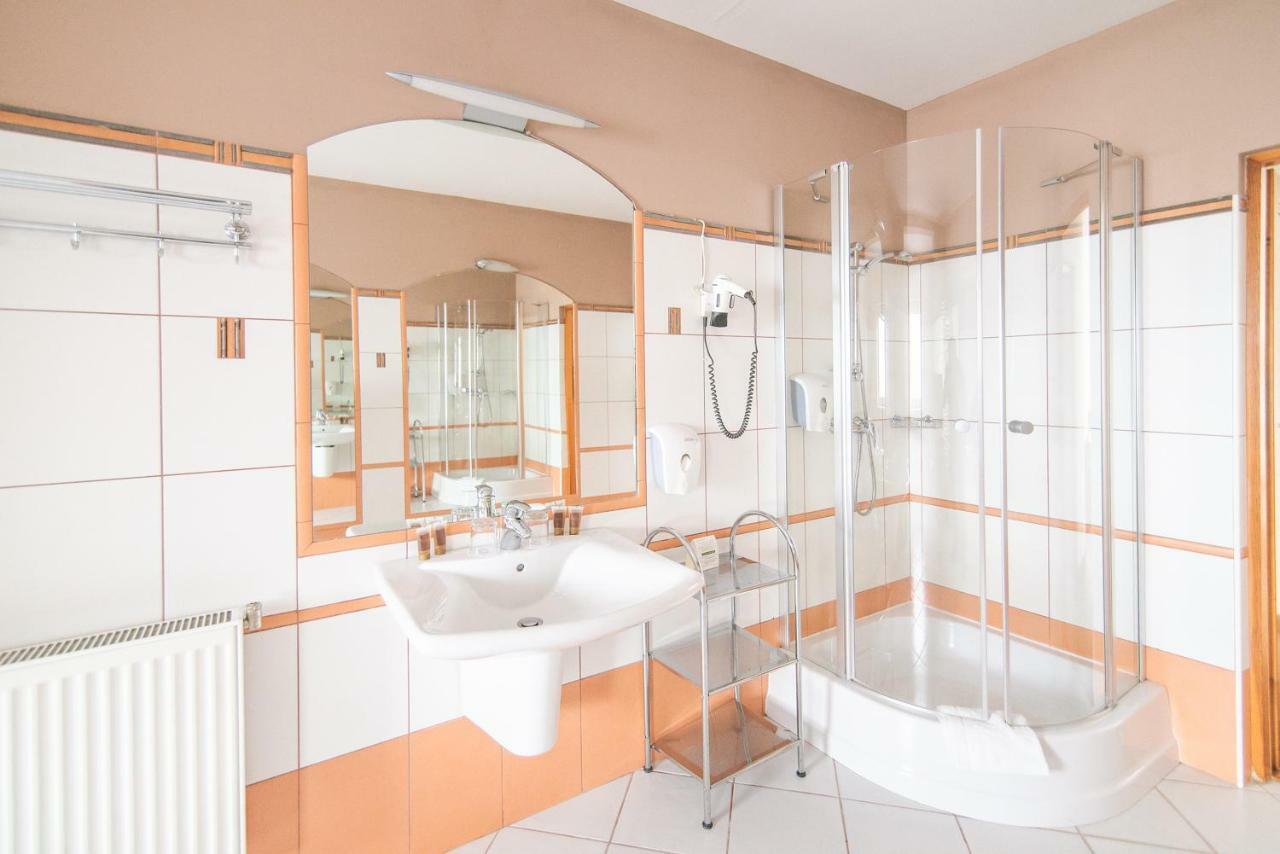 Hotel Forum Жешов Екстериор снимка