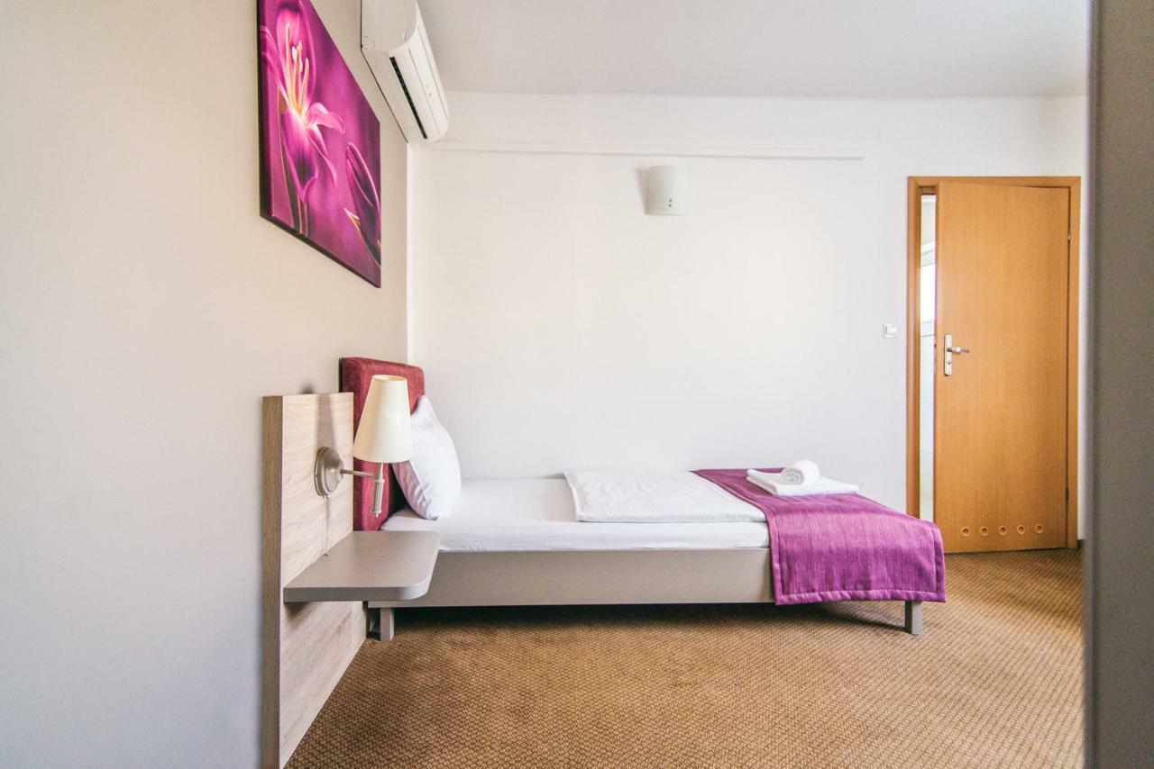 Hotel Forum Жешов Екстериор снимка