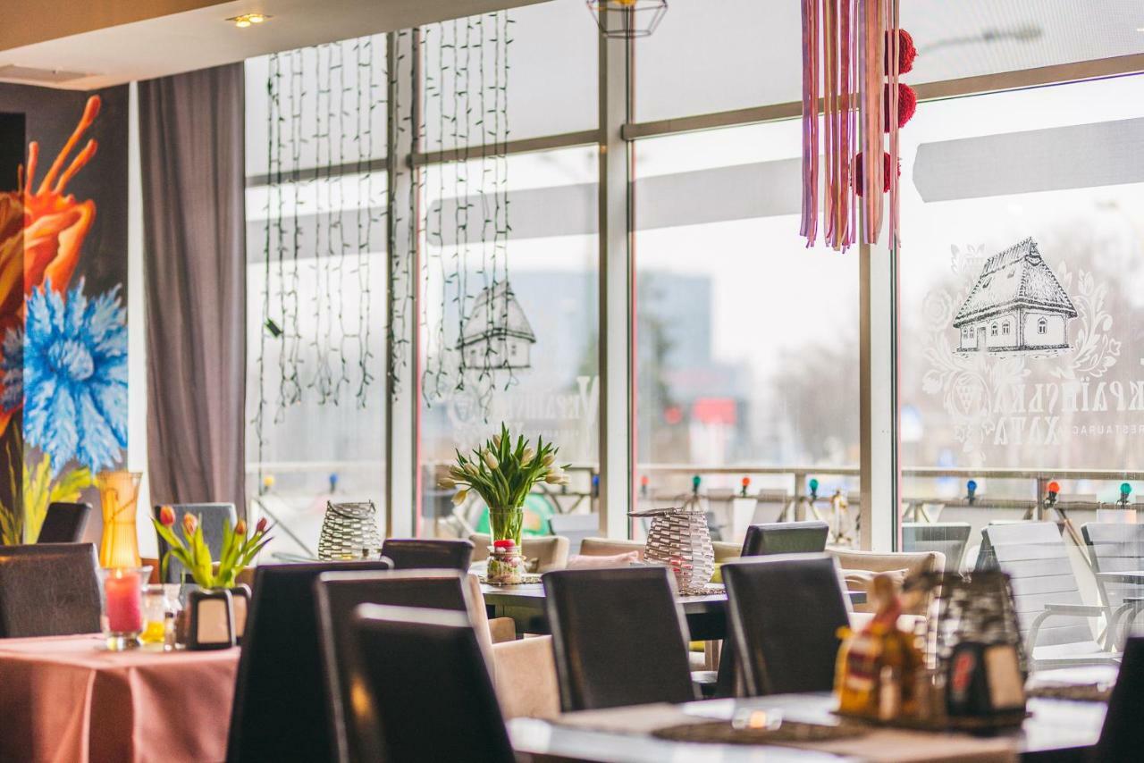 Hotel Forum Жешов Екстериор снимка